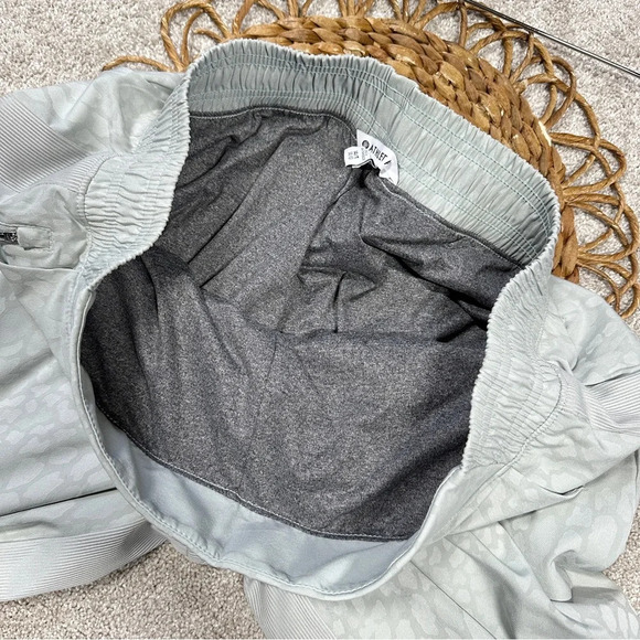 Athleta Brooklyn Lined Textured Jogger Pants Lined Serpentine Coast Grey Size 14 - Picture 9 of 16